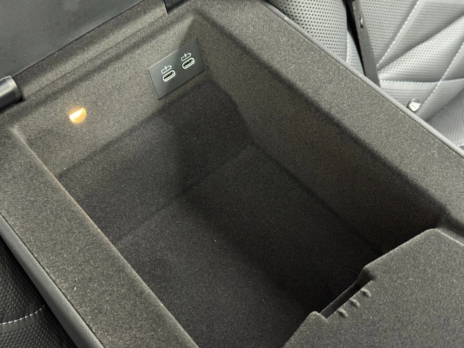 Used 2024 BMW i7 eDrive50 w/ Premium Package image 39