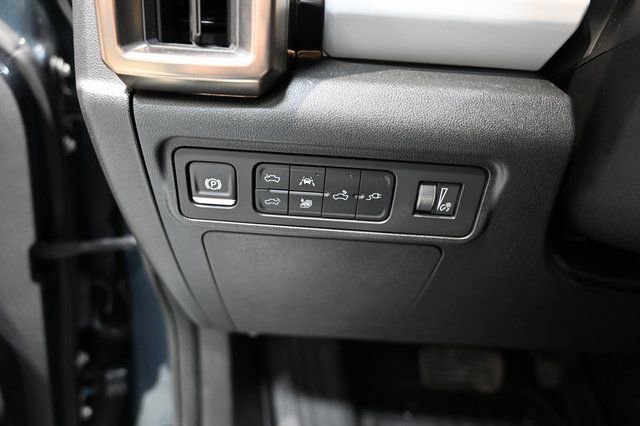 Used 2025 GMC Hummer EV 2X w/ LPO, Dark Essentials Package image 27