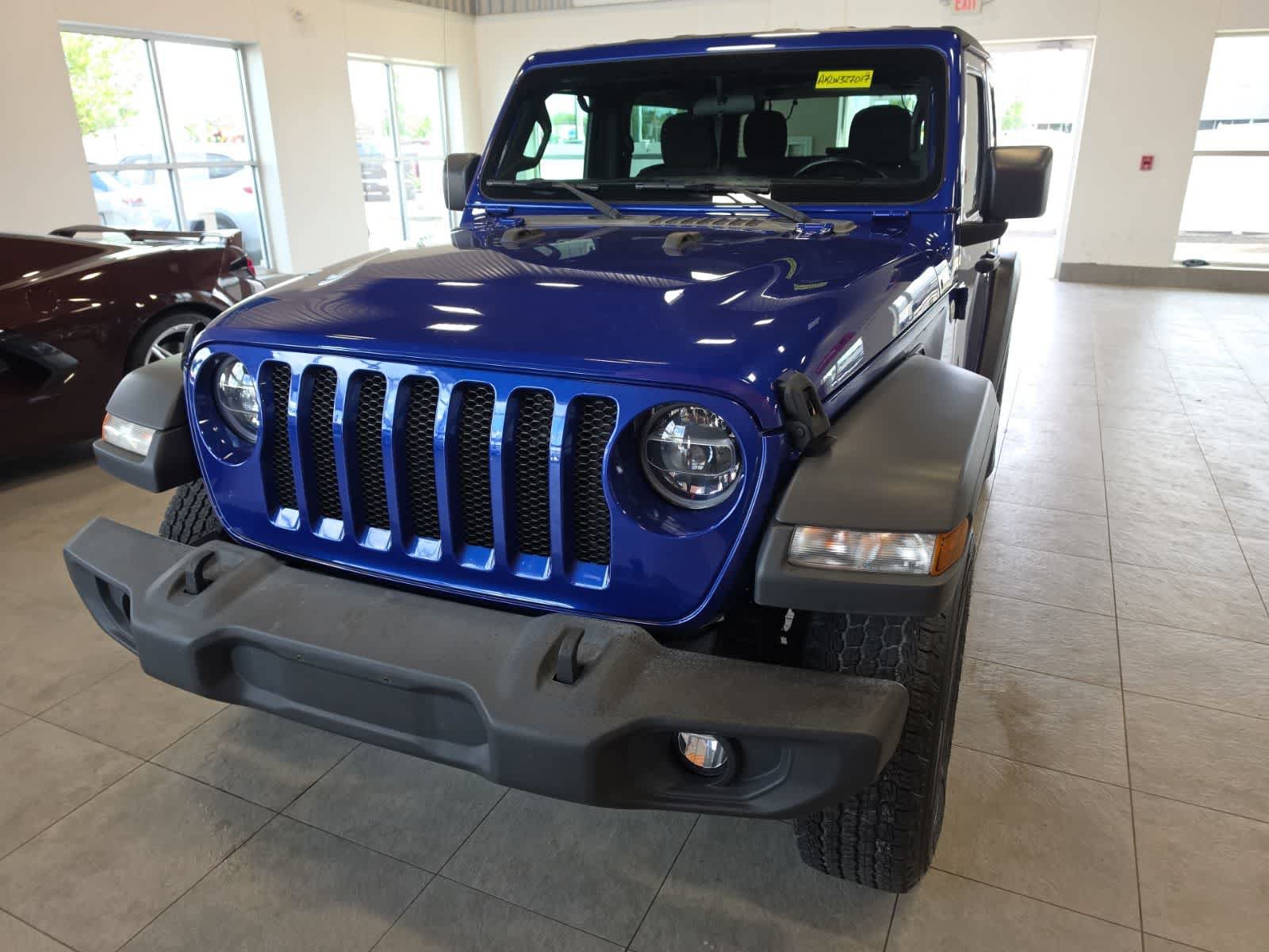 Used 2020 Jeep Wrangler Sport AWD/4WD video 2