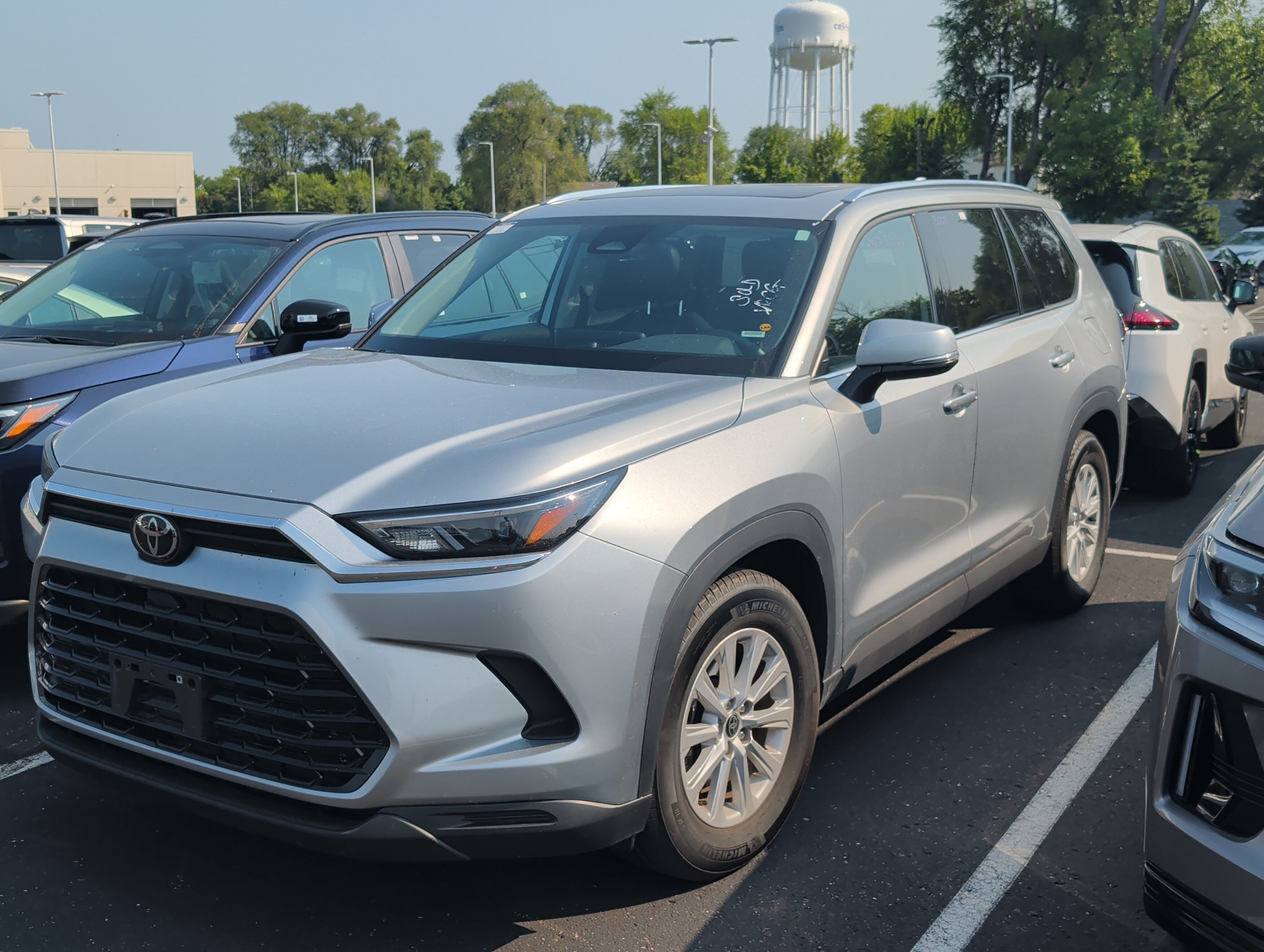 Certified 2025 Toyota Grand Highlander AWD image 2