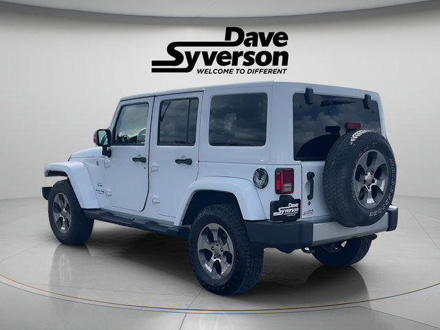 Used 2018 Jeep Wrangler Unlimited Sahara AWD/4WD image 7