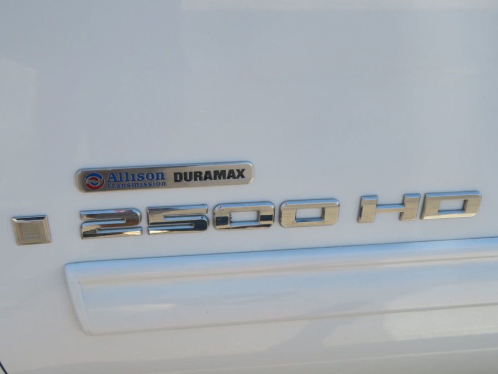 Used 2008 GMC Sierra 2500 SLT w/ EZ-Lift Tailgate Package RWD image 13