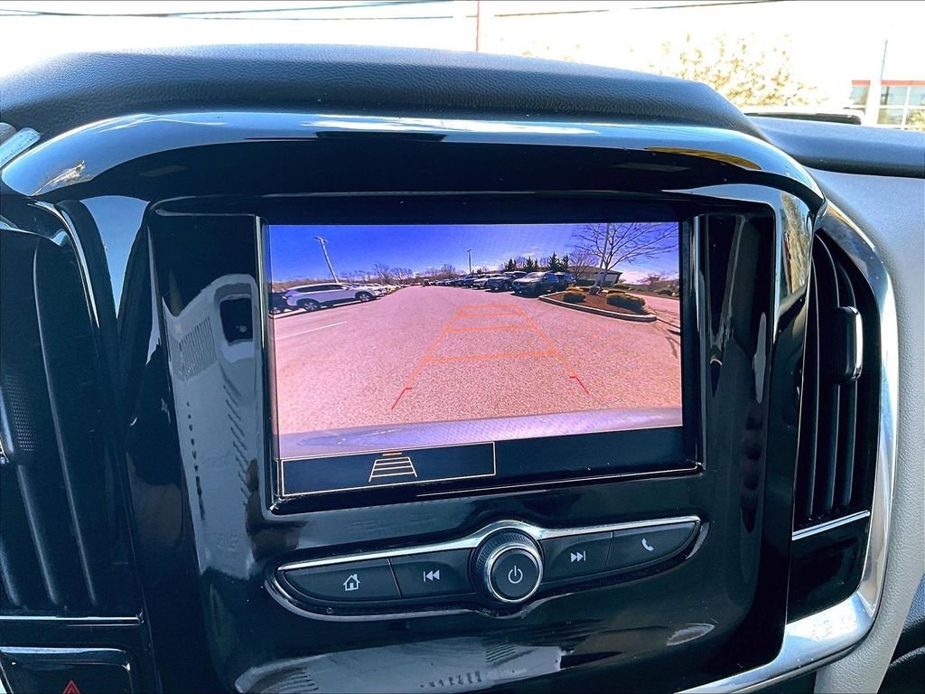 Used 2023 Chevrolet Traverse LS AWD/4WD image 20