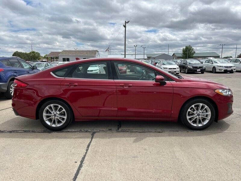 Used 2019 Ford Fusion SE image 6