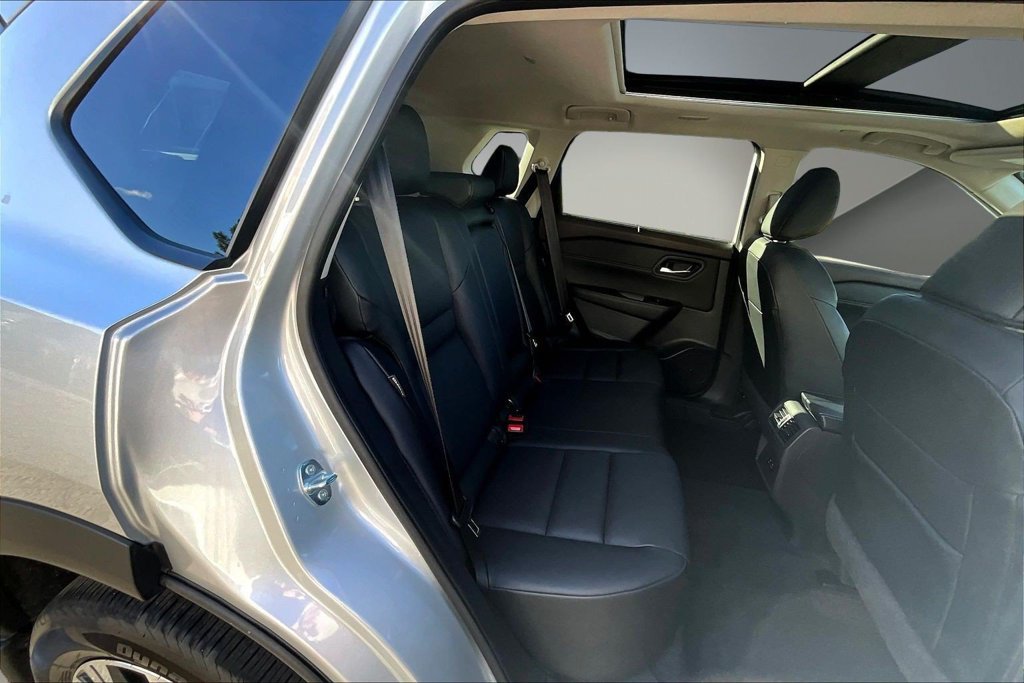 Used 2023 Nissan Rogue SV w/ SV Premium B Package AWD/4WD image 25