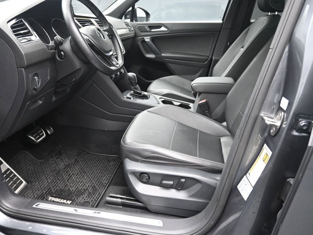 Used 2021 Volkswagen Tiguan SE R-Line image 17