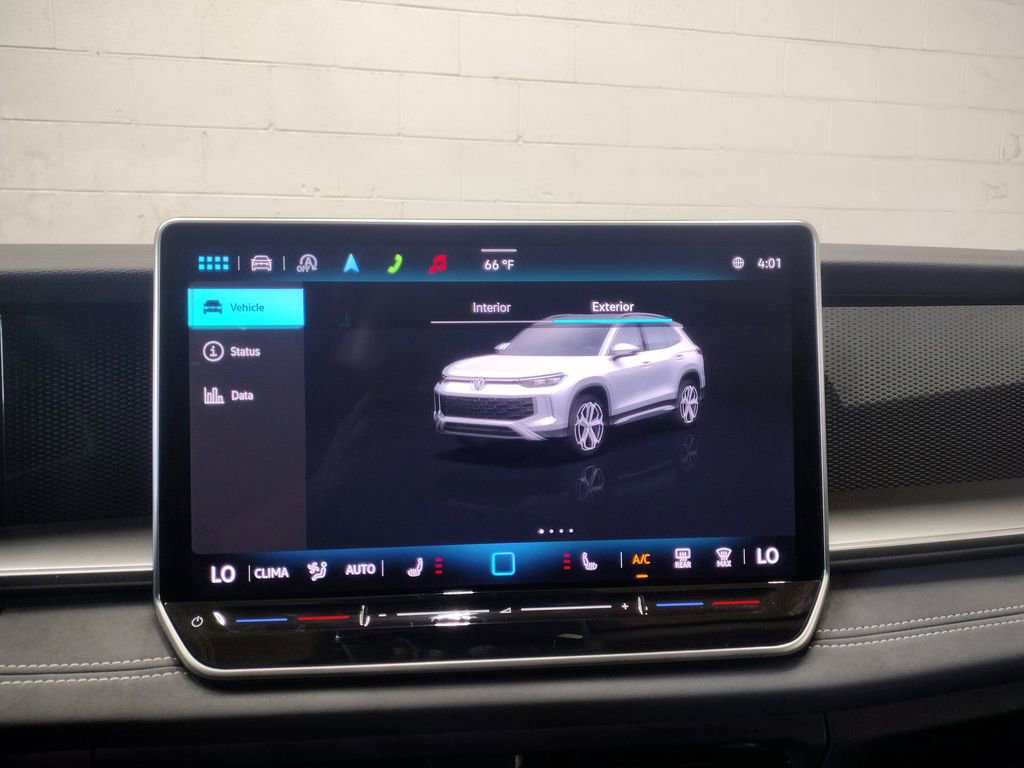 New 2025 Volkswagen Tiguan SE image 28