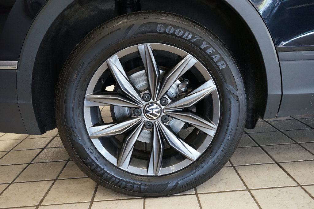 Used 2022 Volkswagen Tiguan SE FWD image 53
