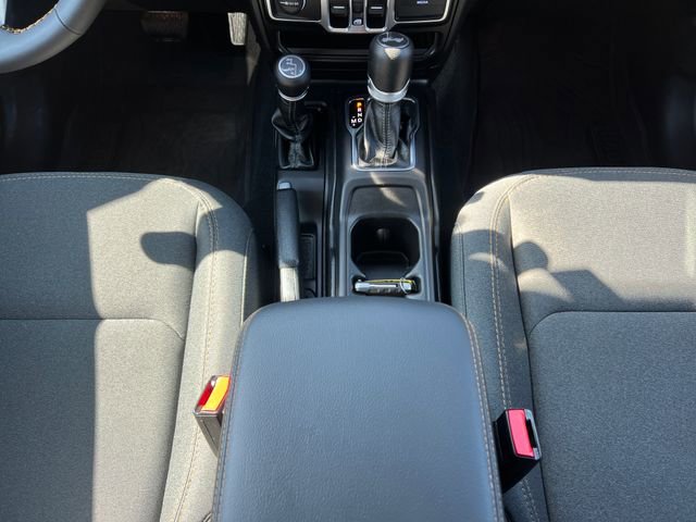 Used 2024 Jeep Wrangler Sahara w/ Technology Group AWD/4WD image 24