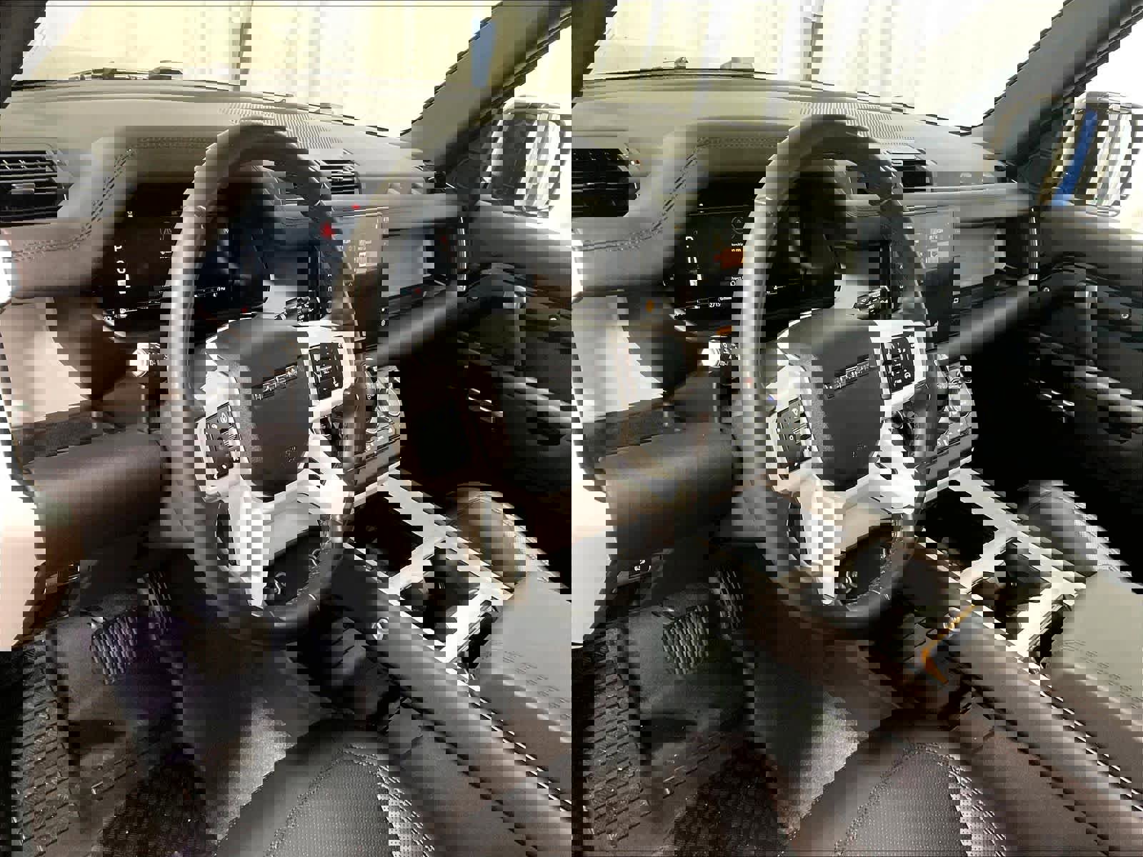 Used 2025 Land Rover Defender 110 S image 8