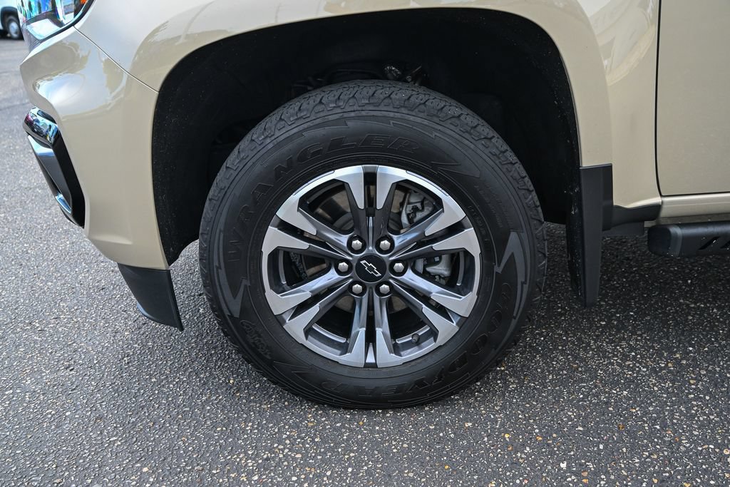 Used 2021 Chevrolet Colorado Z71 AWD/4WD image 12