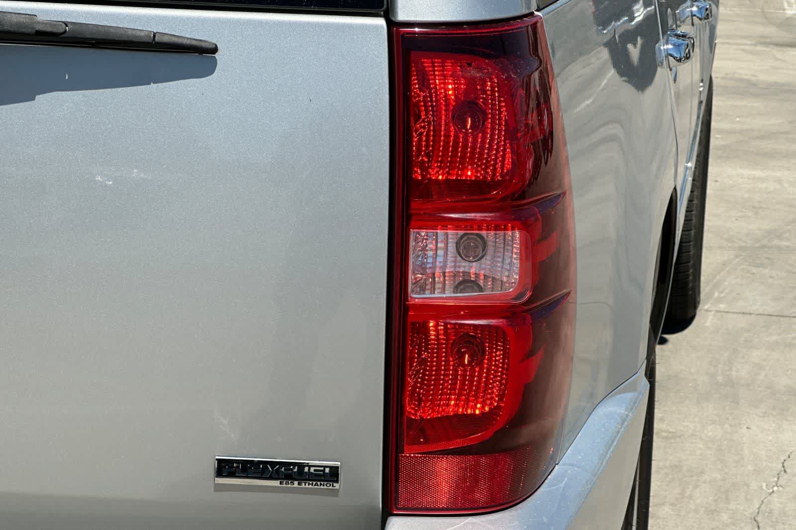 Used 2012 Chevrolet Tahoe LTZ AWD/4WD image 31