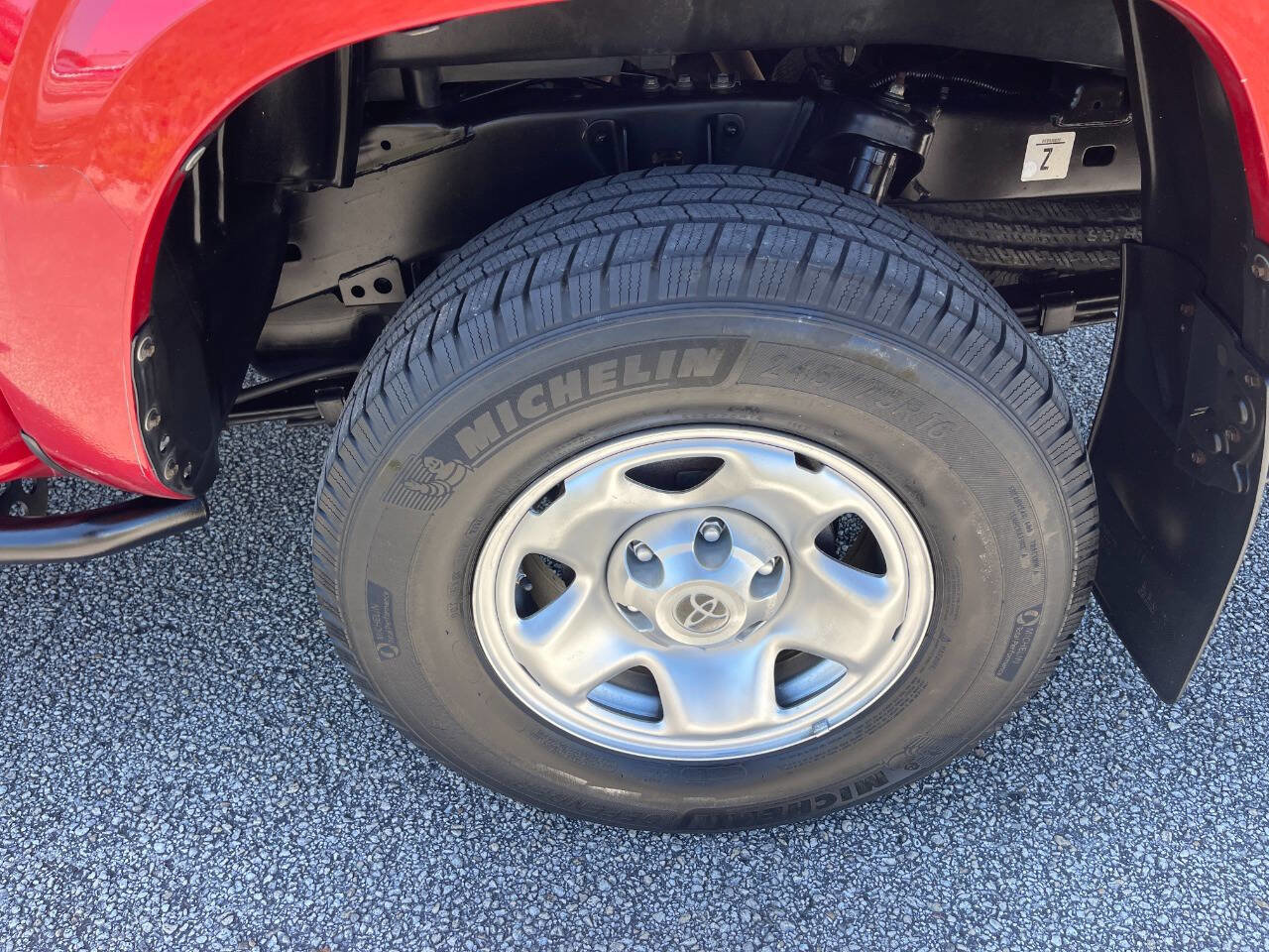 Used 2017 Toyota Tacoma SR RWD image 21