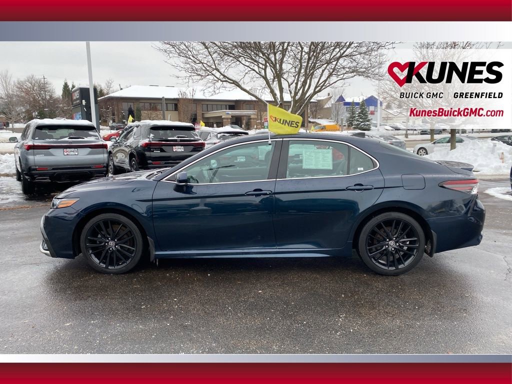 Used 2021 Toyota Camry XSE image 10