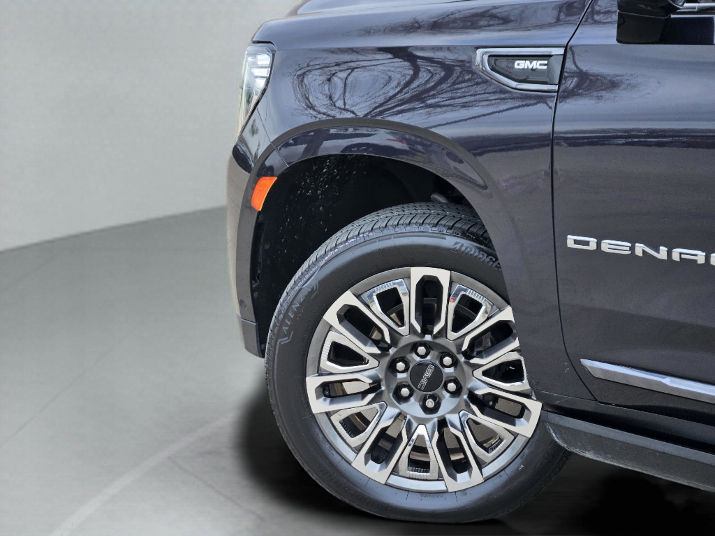 Used 2023 GMC Yukon Denali Ultimate image 8