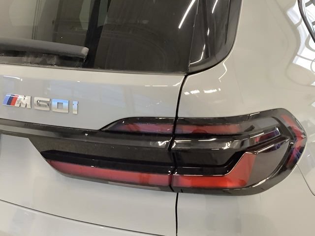 New 2026 BMW X7 M60i AWD/4WD image 8