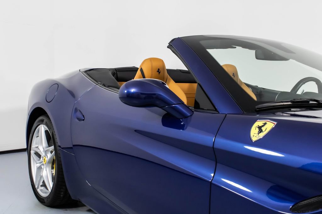 Certified 2017 Ferrari California T image 14