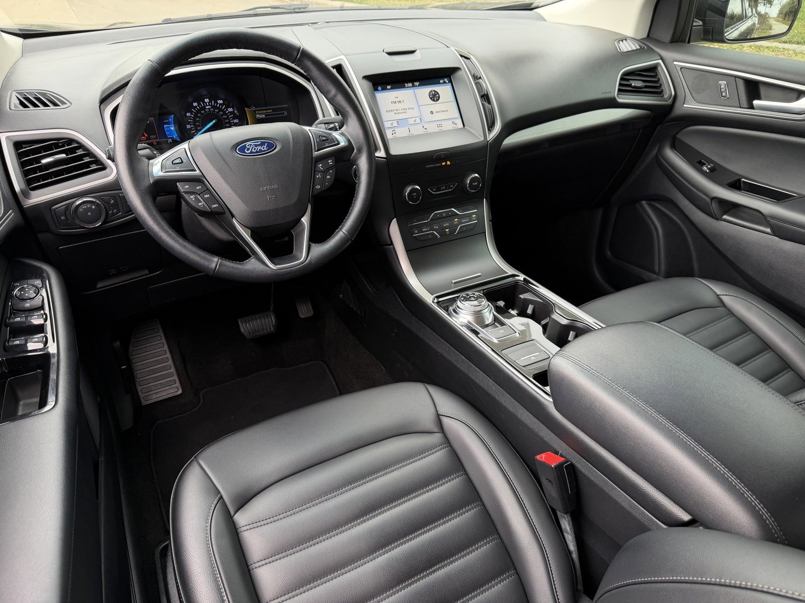 Used 2019 Ford Edge SEL w/ Equipment Group 201A image 2