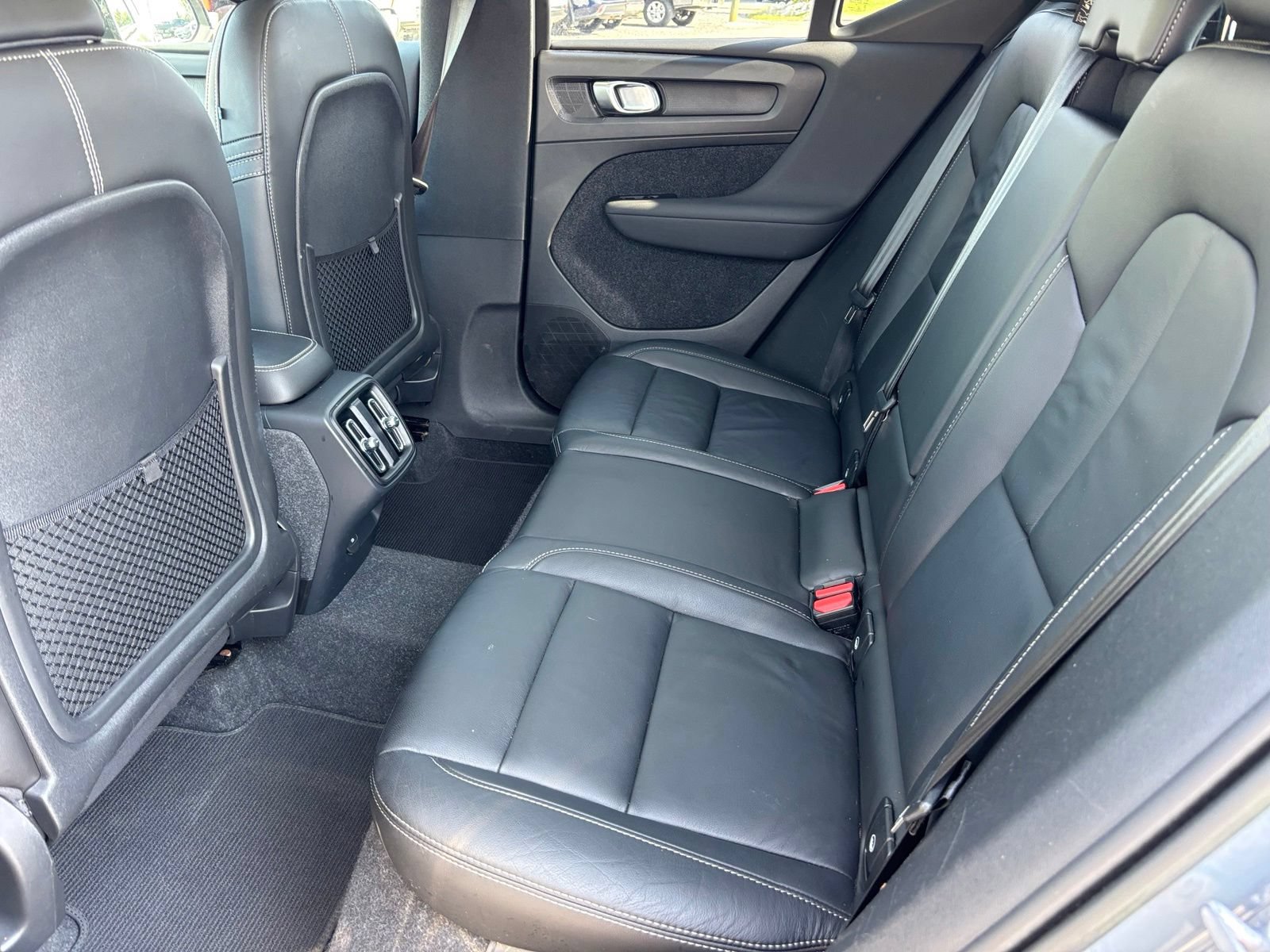 Used 2023 Volvo XC40 B4 Ultimate FWD image 14