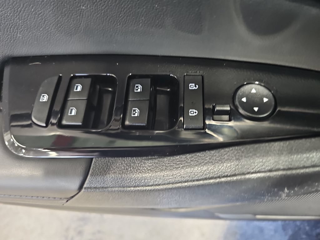 Used 2024 Kia Sportage EX AWD/4WD image 28