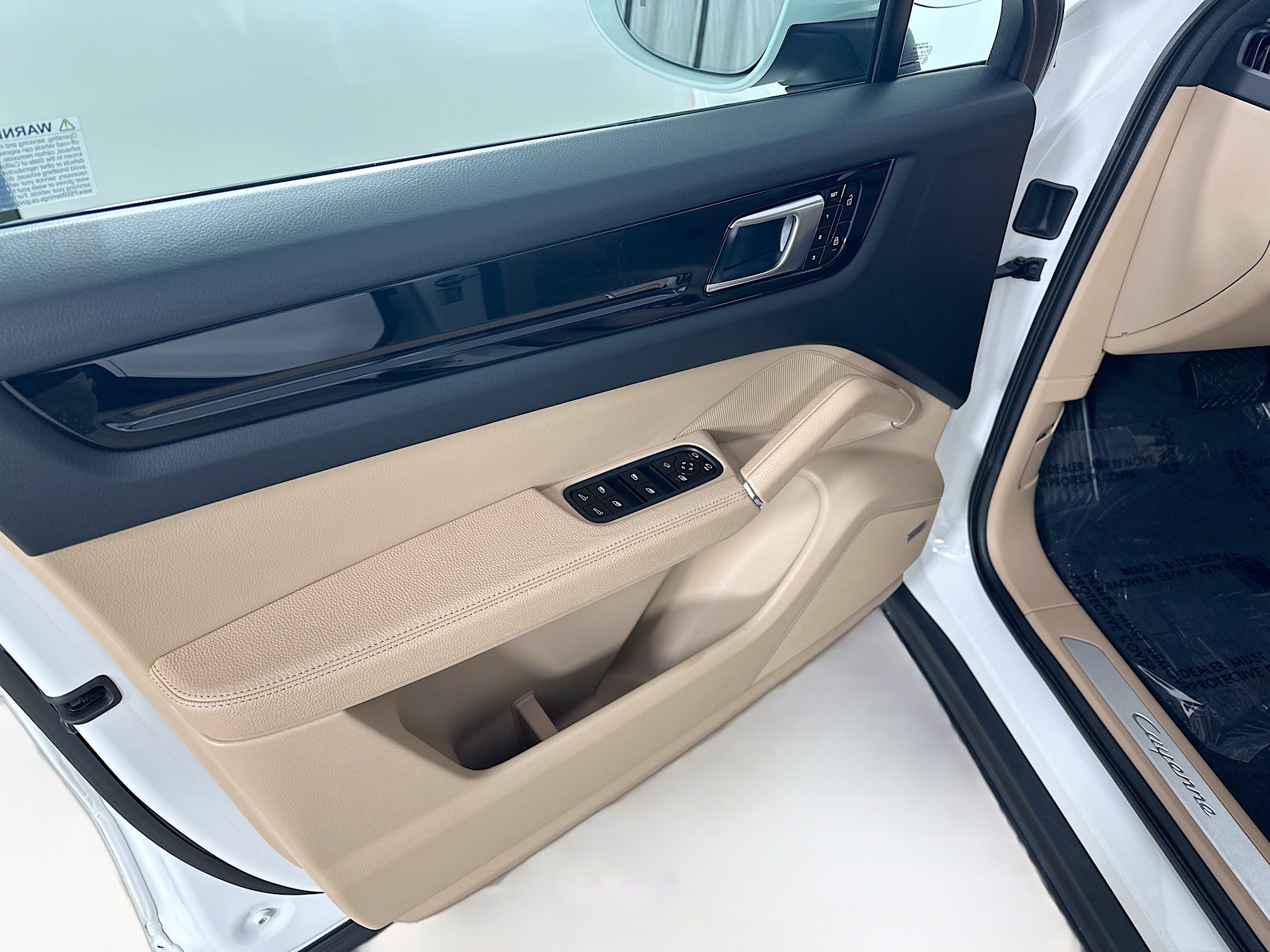 Used 2021 Porsche Cayenne Coupe image 15