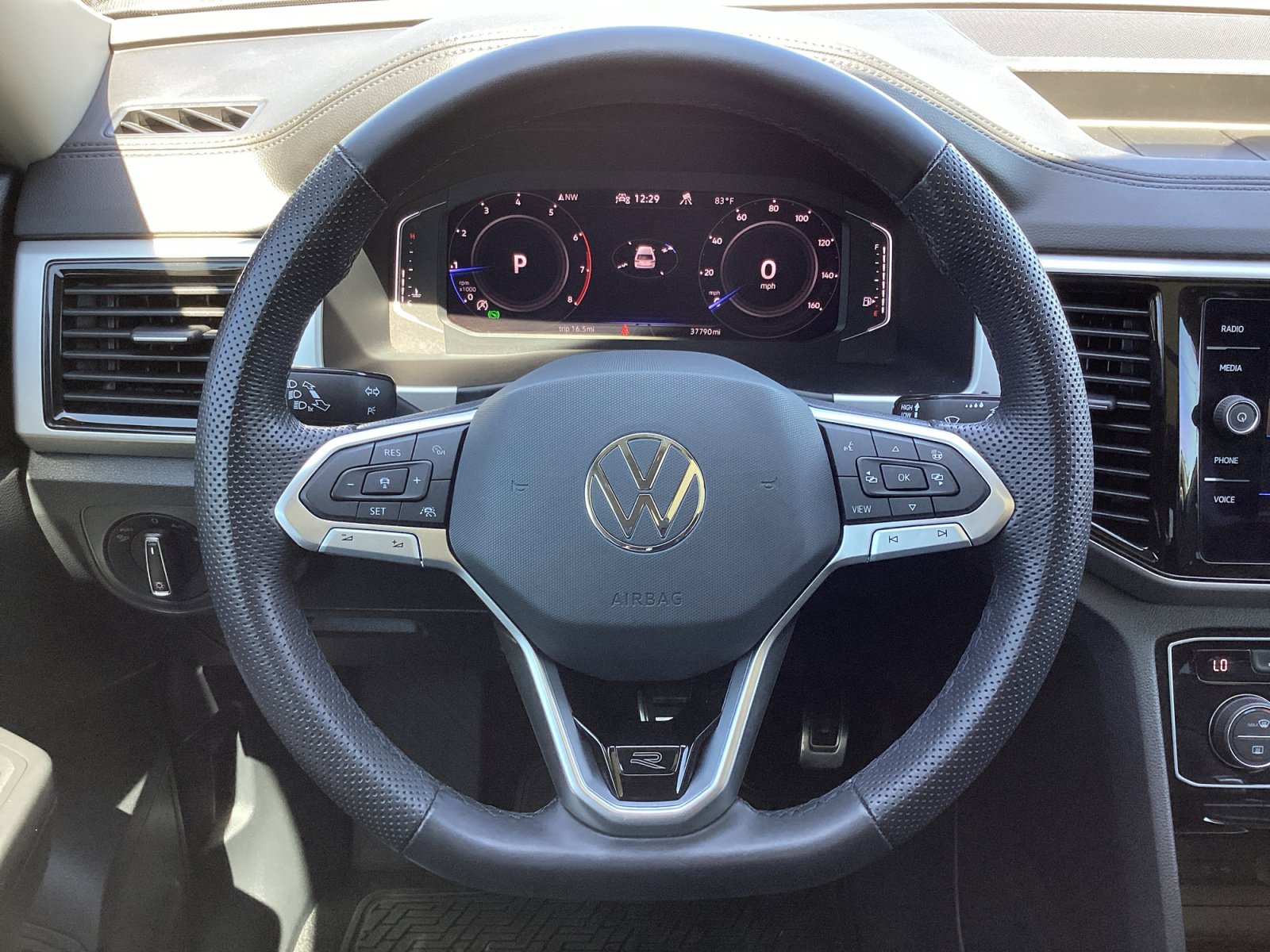 Used 2023 Volkswagen Atlas SEL Premium image 18