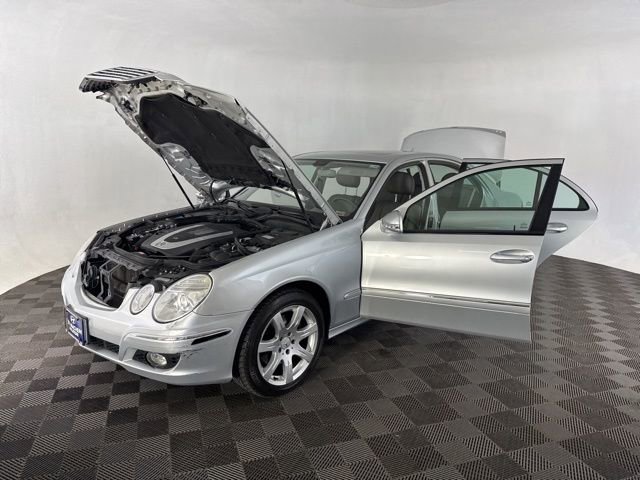 Used 2007 Mercedes-Benz E 350 4MATIC Sedan image 11