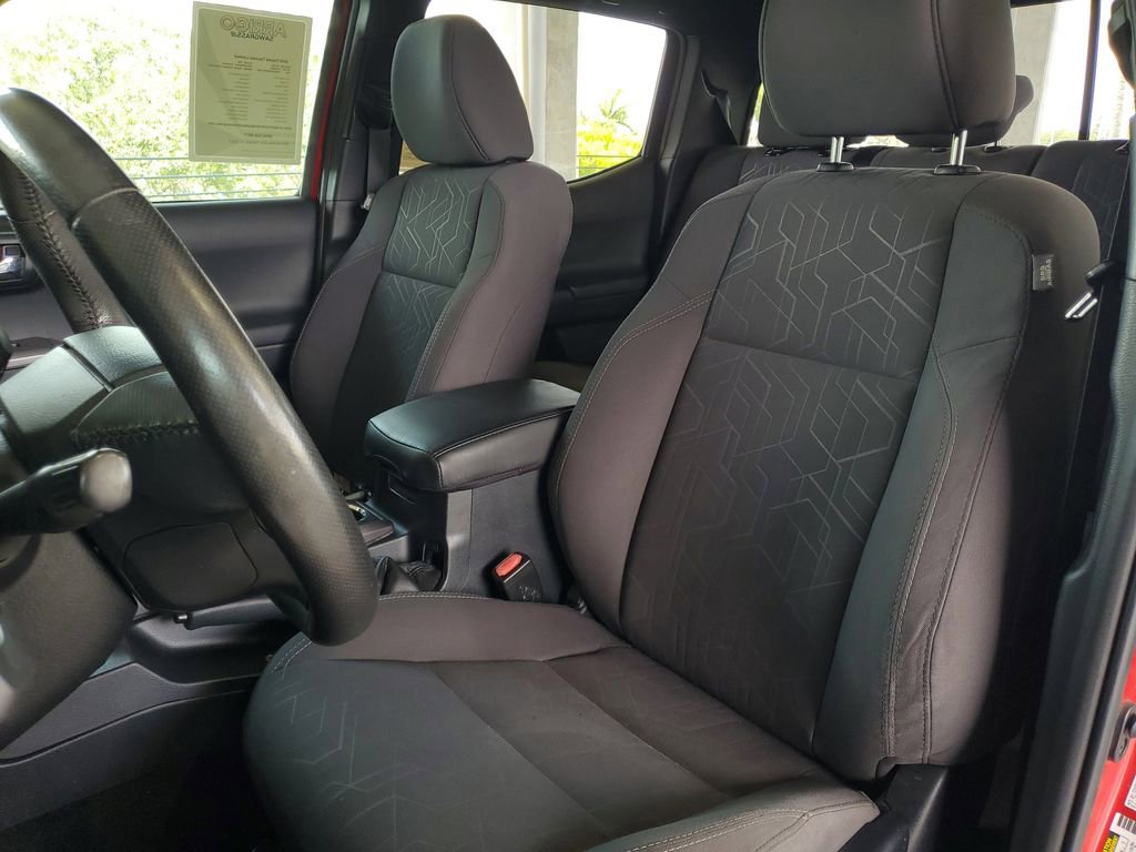 Used 2018 Toyota Tacoma TRD Off-Road AWD/4WD image 18