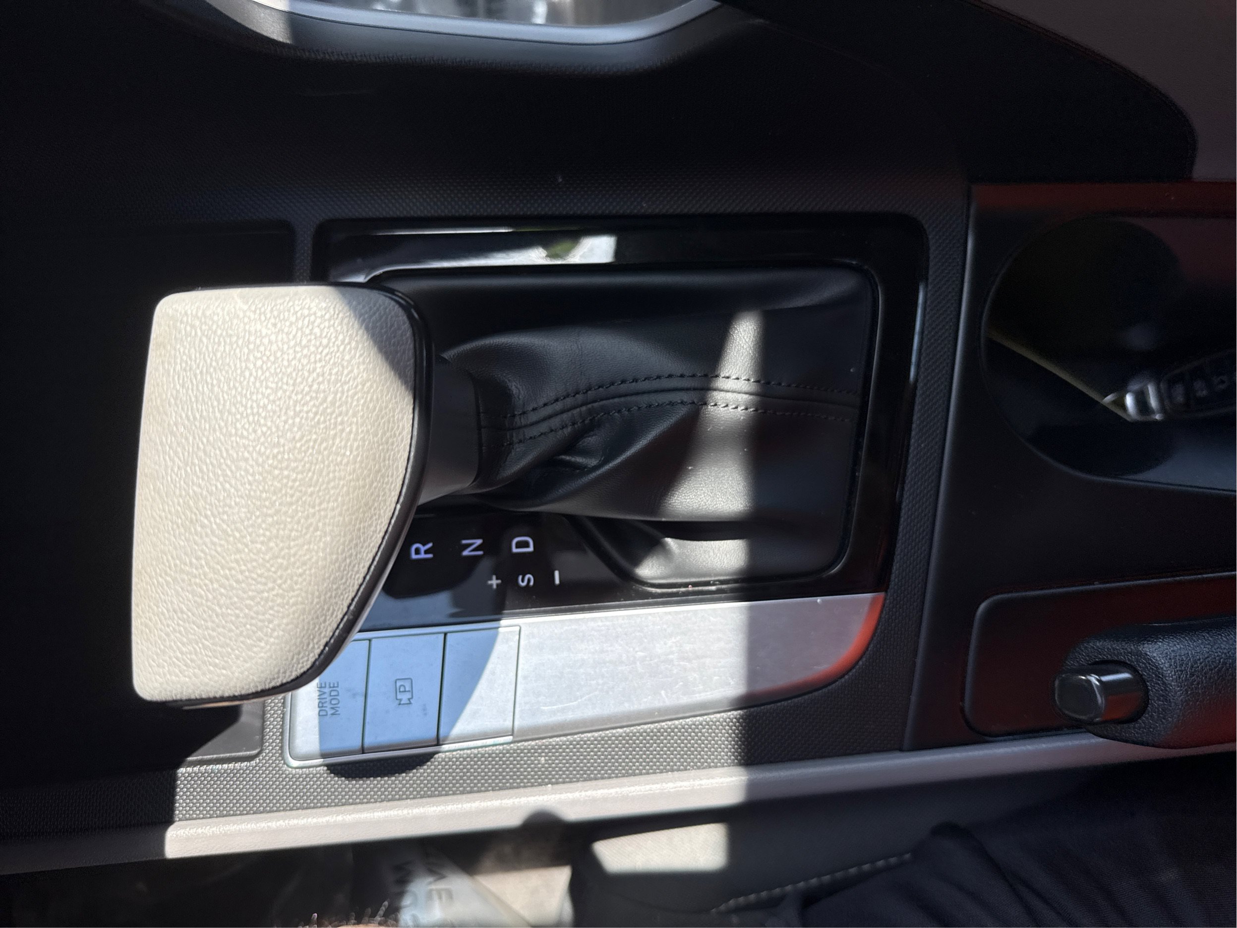 Used 2022 Hyundai Elantra SEL FWD image 29