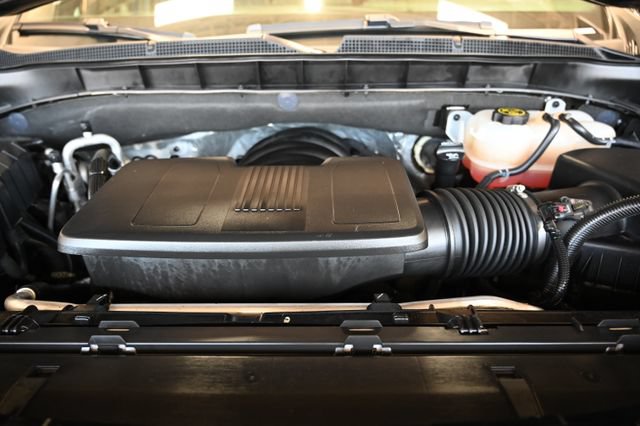 Used 2023 Chevrolet Tahoe Premier AWD/4WD image 34