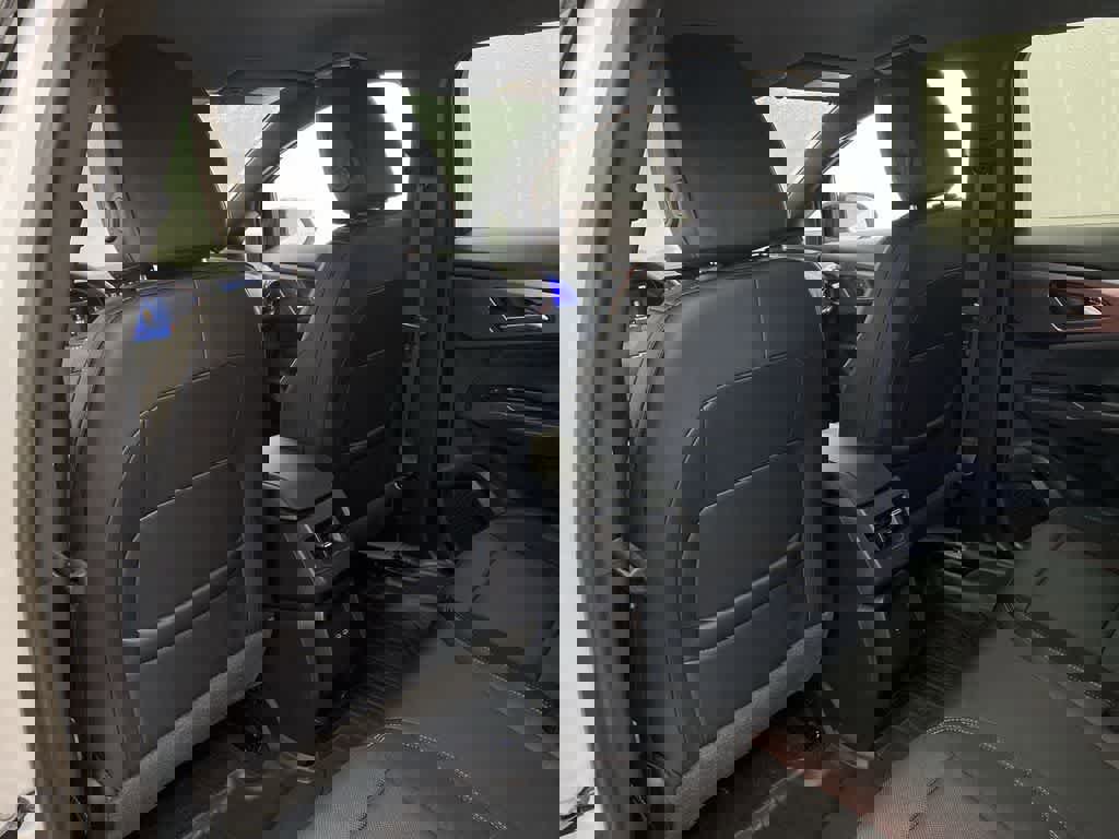 Used 2024 Chevrolet Equinox EV RS image 16