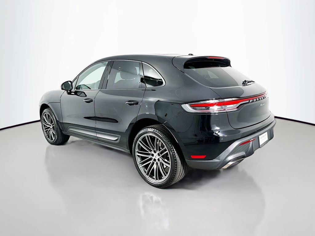 Certified 2026 Porsche Macan image 3