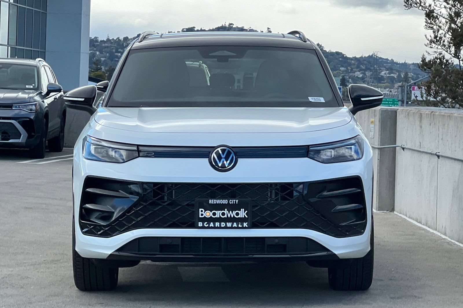 New 2026 Volkswagen Tiguan SE R-Line AWD/4WD image 9