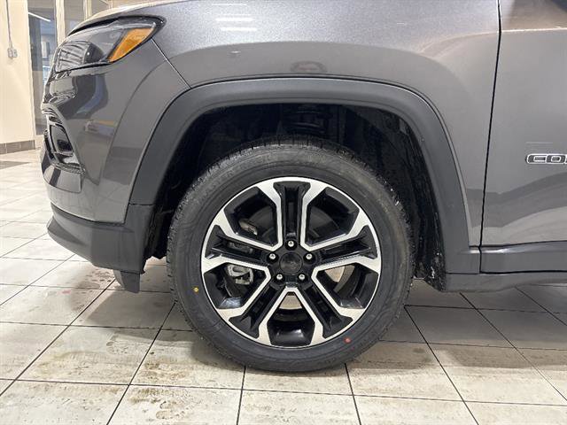 Used 2023 Jeep Compass Limited image 7