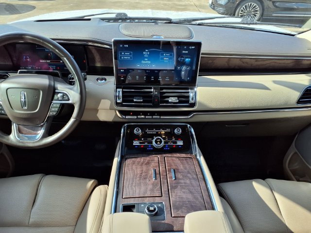 Certified 2023 Lincoln Navigator Reserve RWD image 7