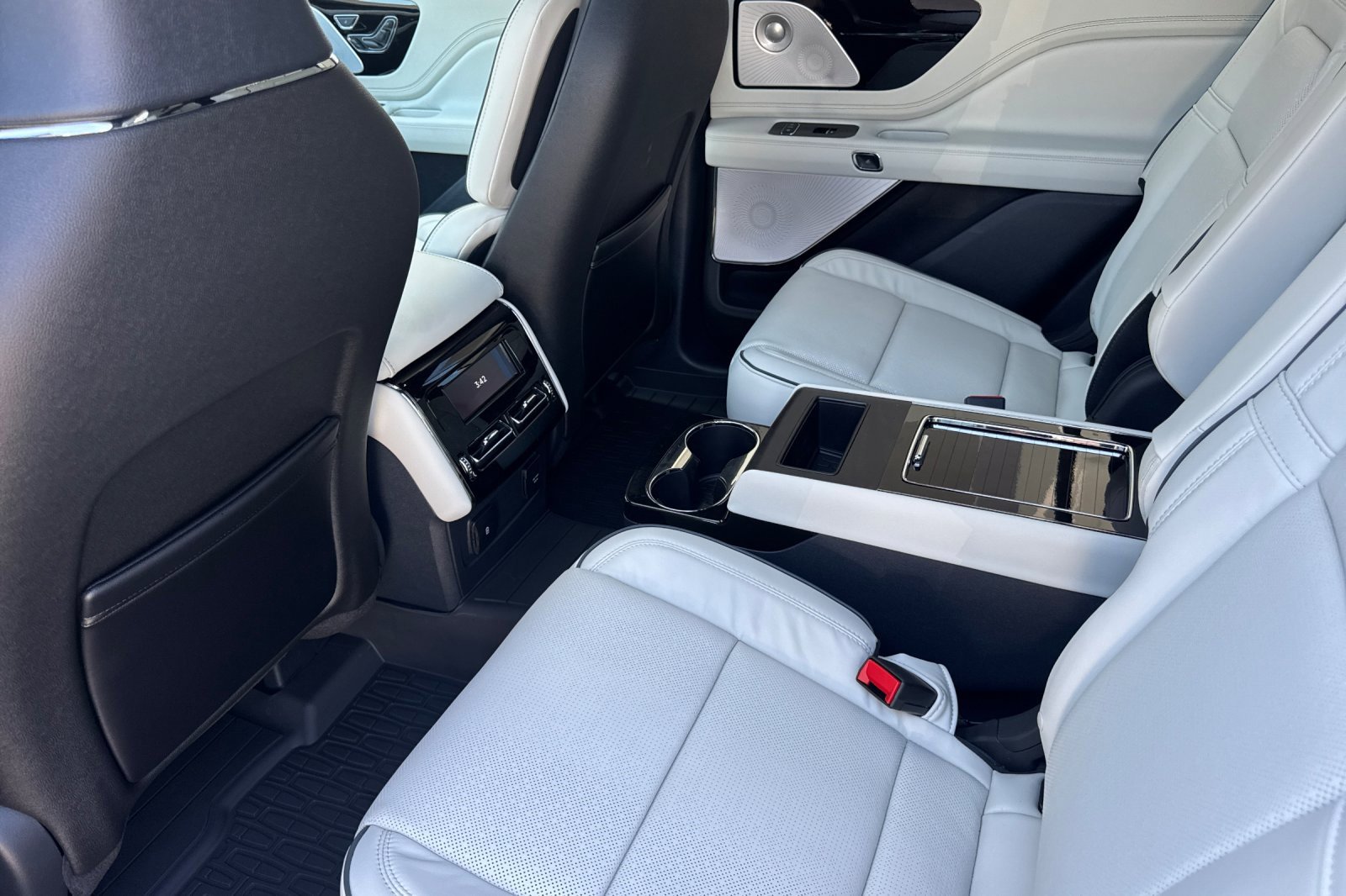 New 2025 Lincoln Aviator Black Label image 10