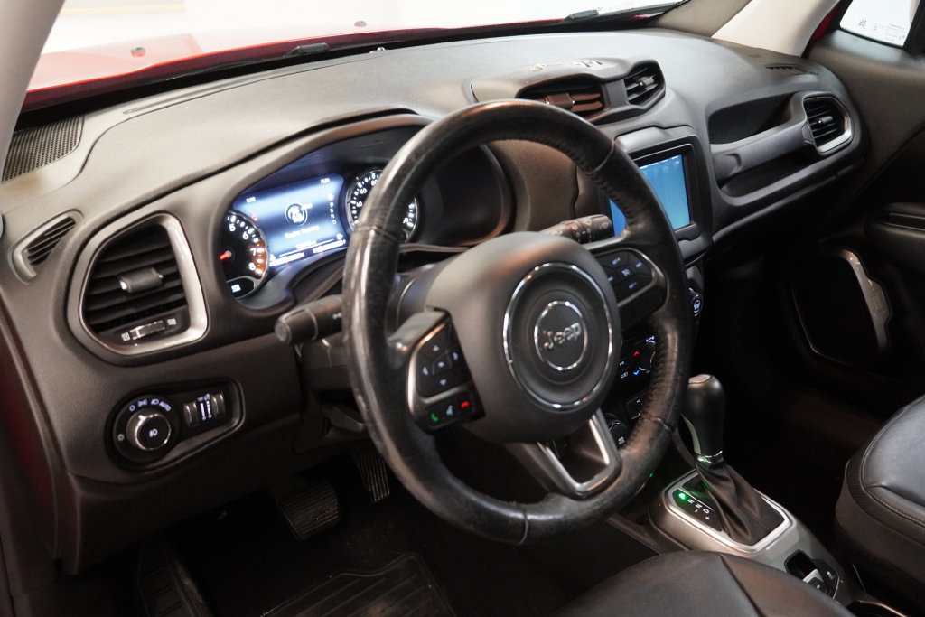 Used 2018 Jeep Renegade Limited AWD/4WD image 7