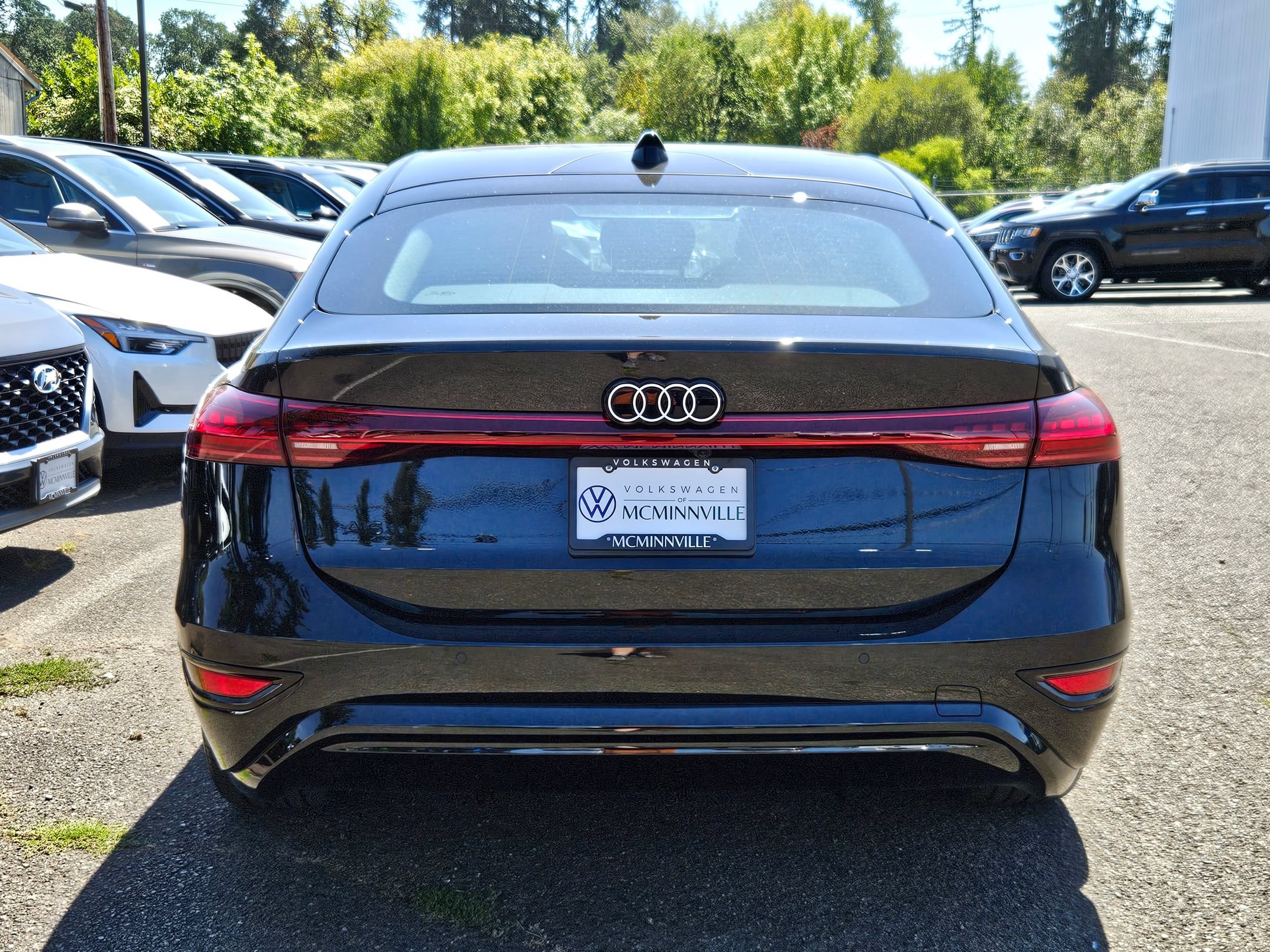 Used 2025 Audi A6 e-tron Premium Plus w/ Premium Plus RWD image 4
