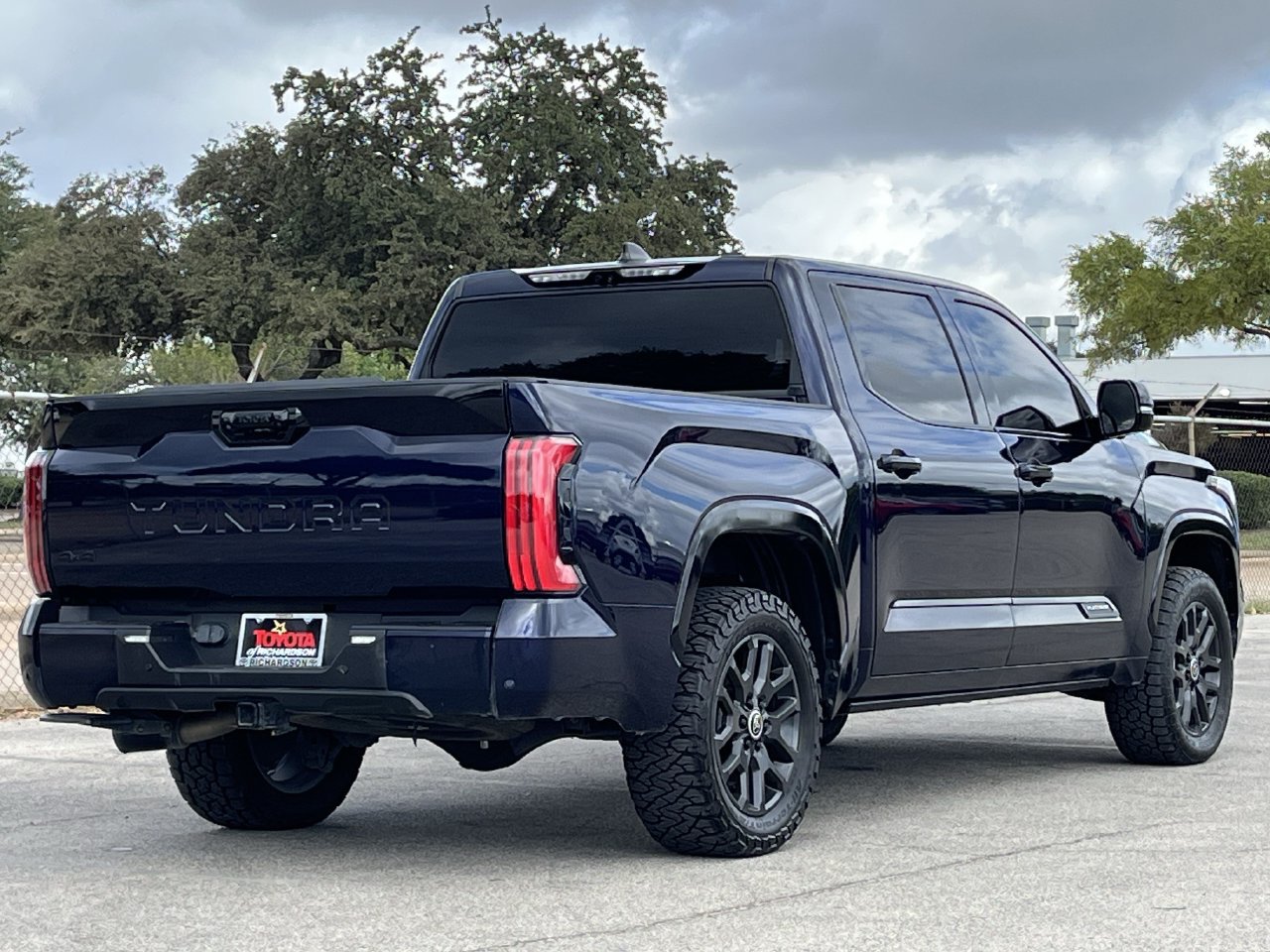 Used 2024 Toyota Tundra Platinum AWD/4WD image 4
