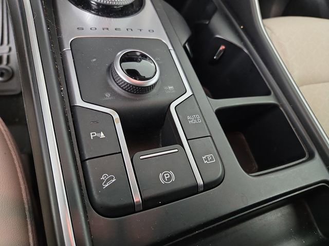 Certified 2023 Kia Sorento EX image 28