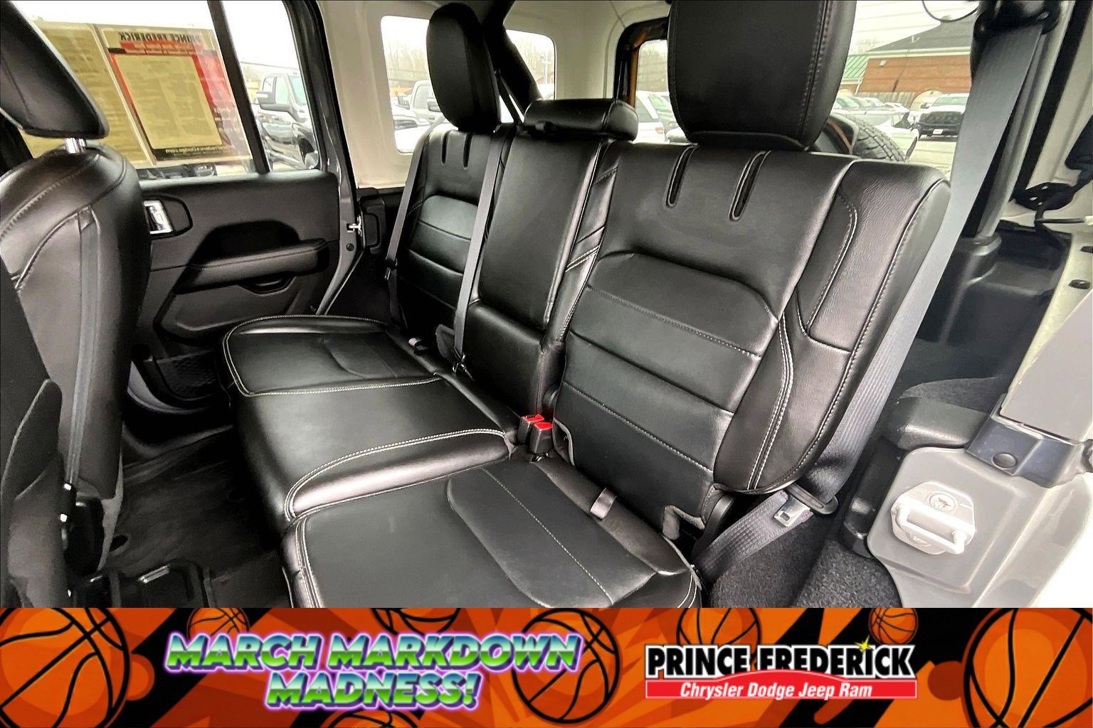 Used 2023 Jeep Wrangler Sahara w/ Cold Weather Group image 19