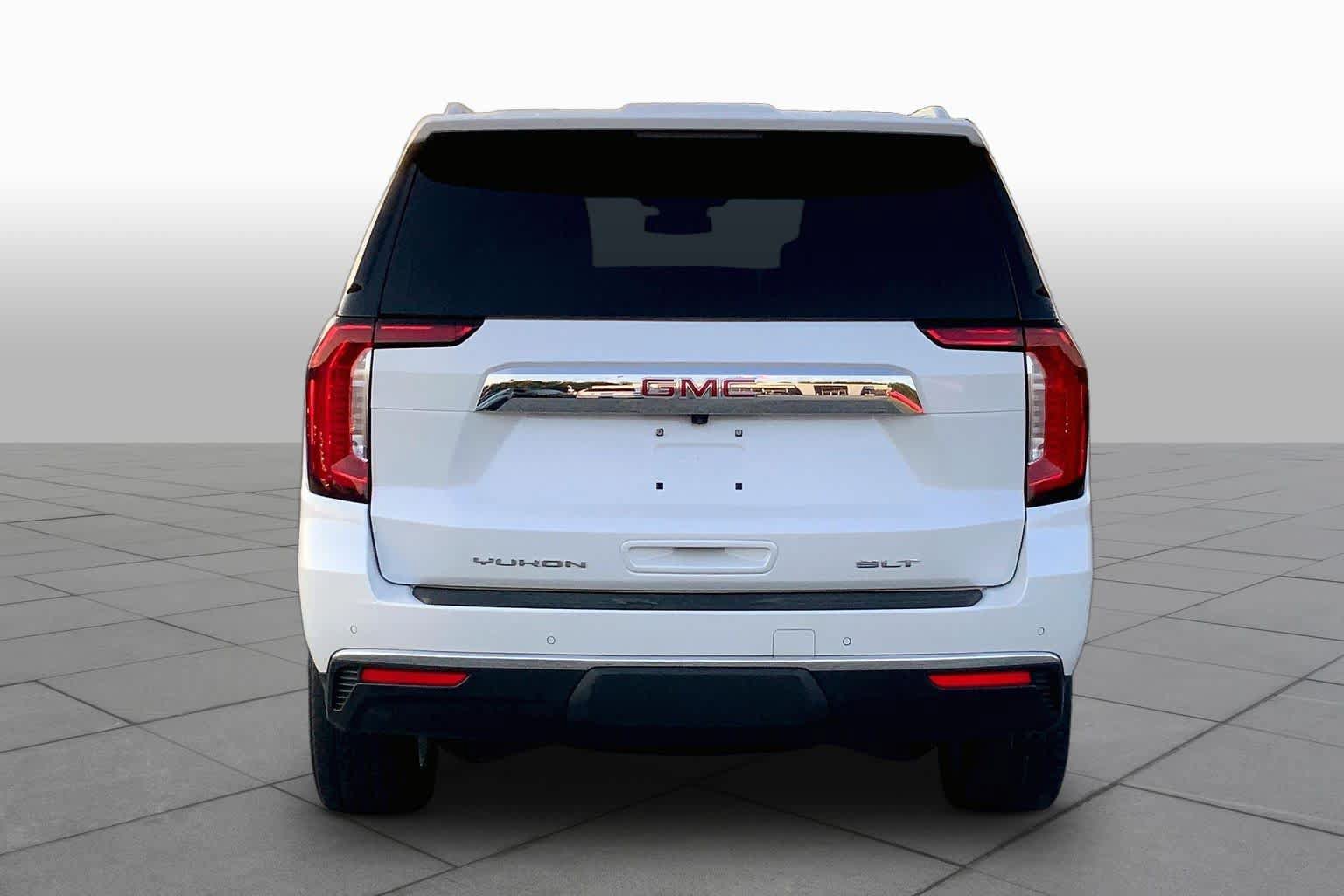 Used 2024 GMC Yukon SLT w/ SLT Luxury Package RWD image 5