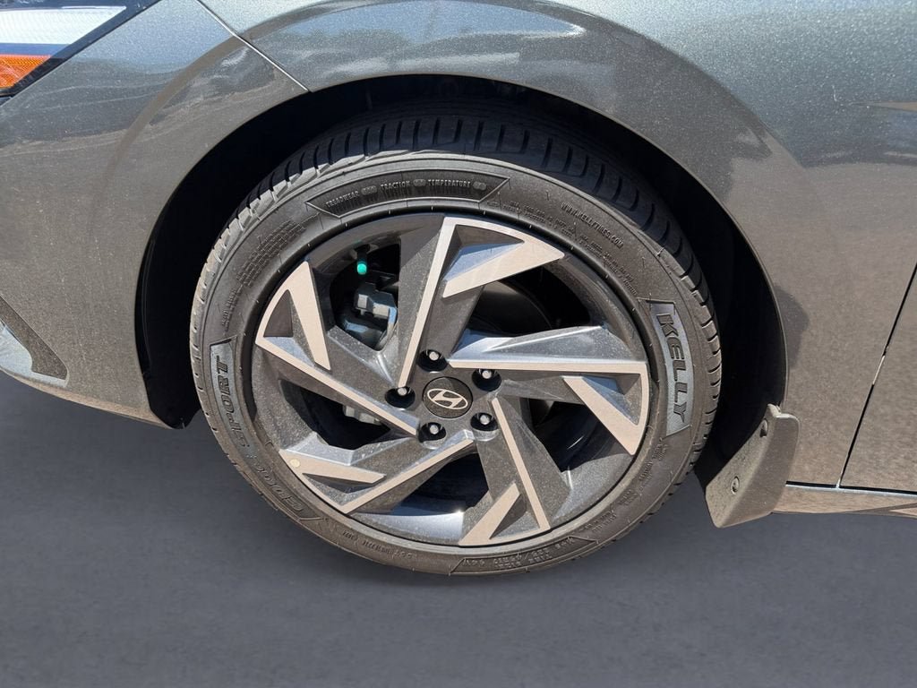 Used 2024 Hyundai Elantra SEL w/ Convenience Package FWD image 13