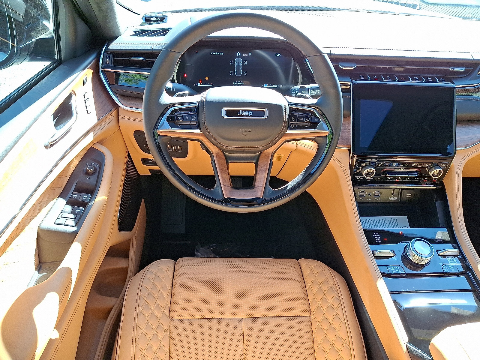 New 2025 Jeep Grand Cherokee Summit image 7