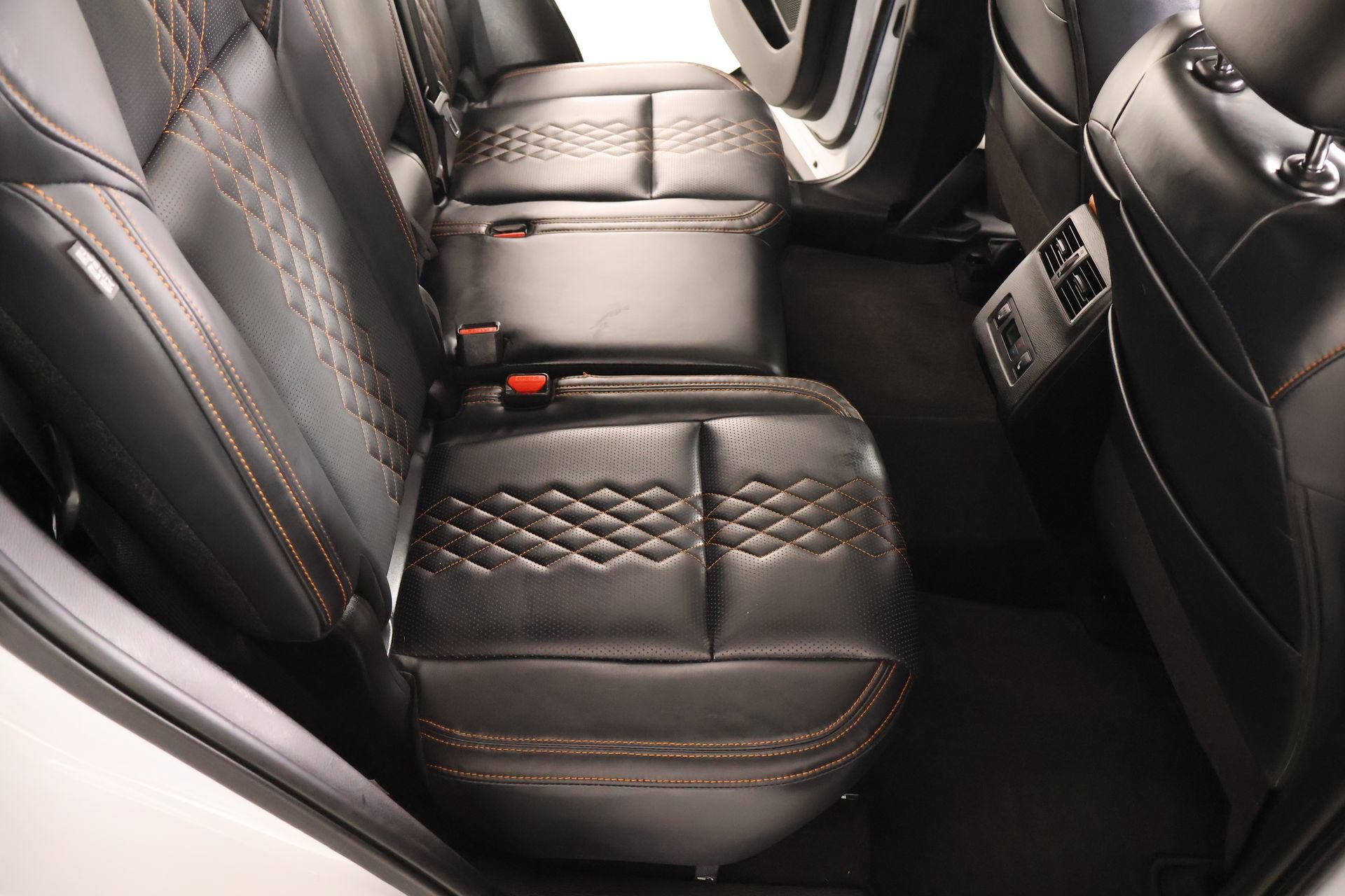 Used 2024 Mitsubishi Outlander SEL AWD/4WD image 16