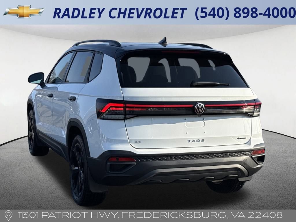 Used 2025 Volkswagen Taos SE image 18