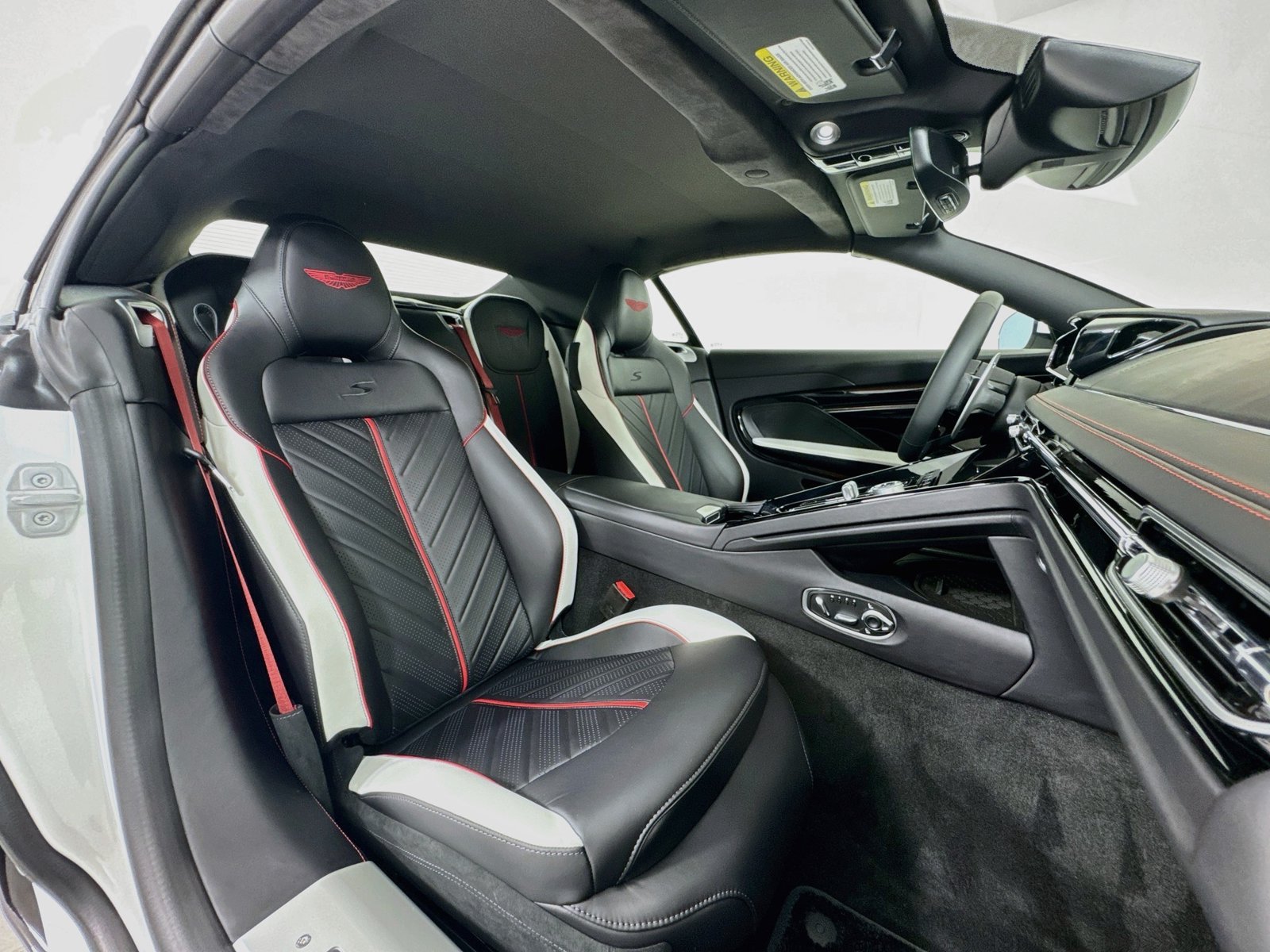 Used 2026 Aston Martin DB12 Convertible RWD image 24