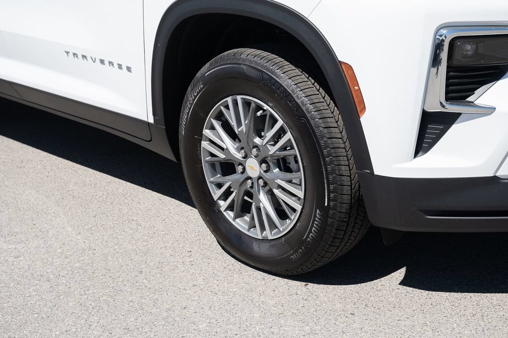 New 2027 Chevrolet Traverse LT AWD/4WD image 11