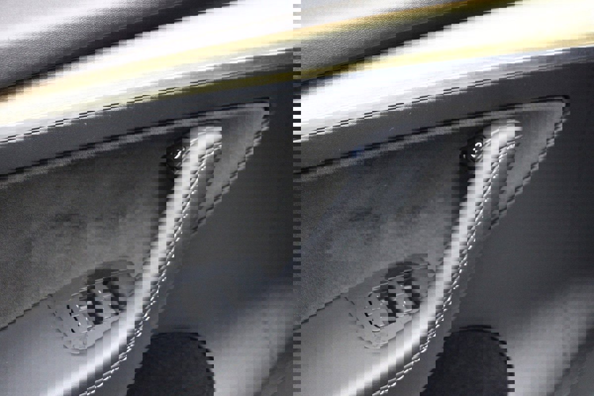 Used 2023 Tesla Model Y Long Range image 36