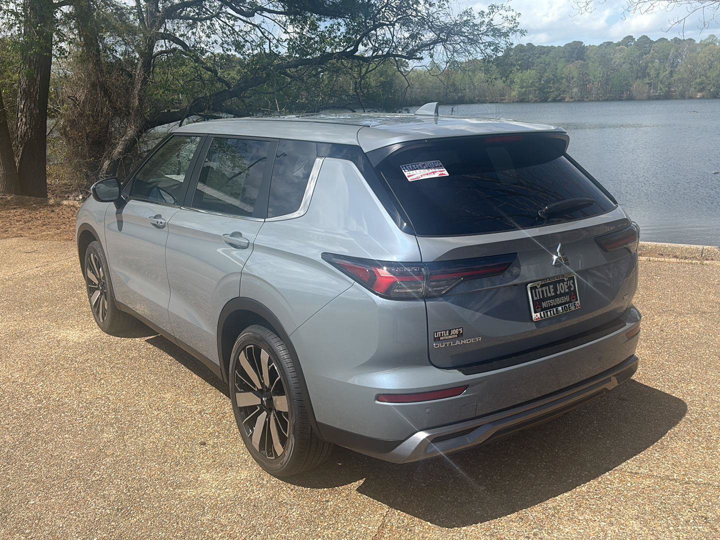 New 2026 Mitsubishi Outlander SE FWD image 9